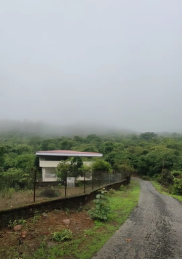 Mulshi - 68 Gunthe Water View Plot with 2500 SQFT Bungalow