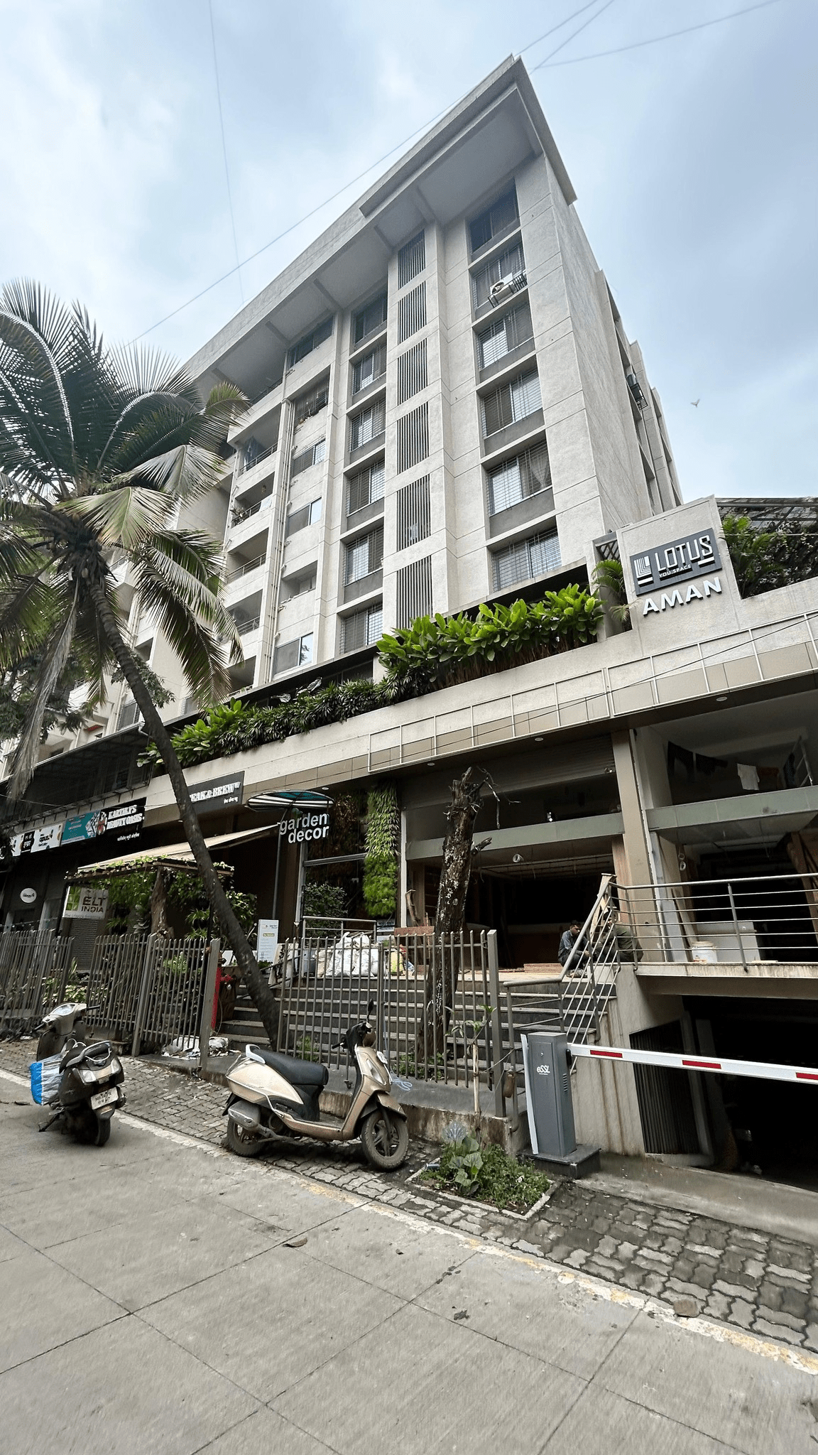 Pune-Dahanukar Colony - 3 BHK(1700 SQFT) Flat for Sale