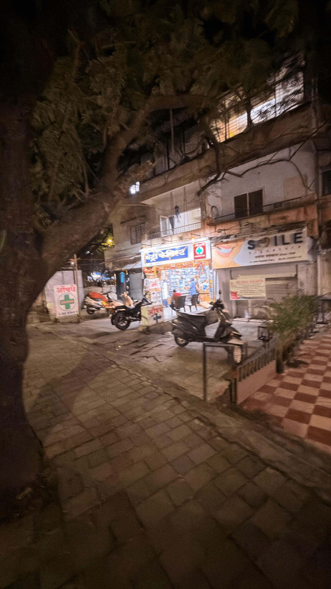 Pune-Dahanukar Colony - 180 SQFT Shop for Sale